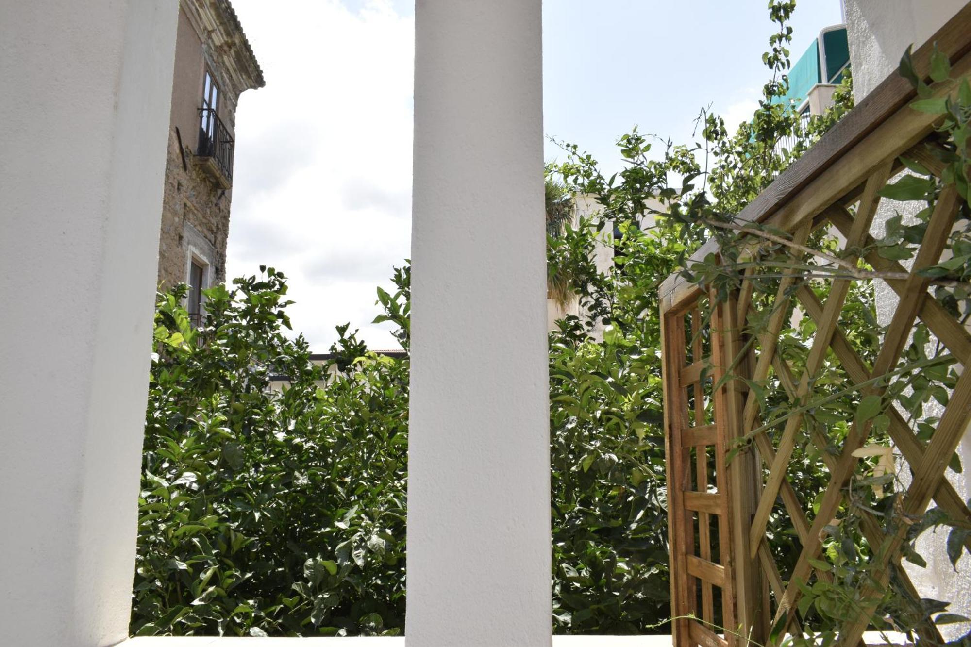 Hotel Il Borgo Civ.15 Paola Exterior foto