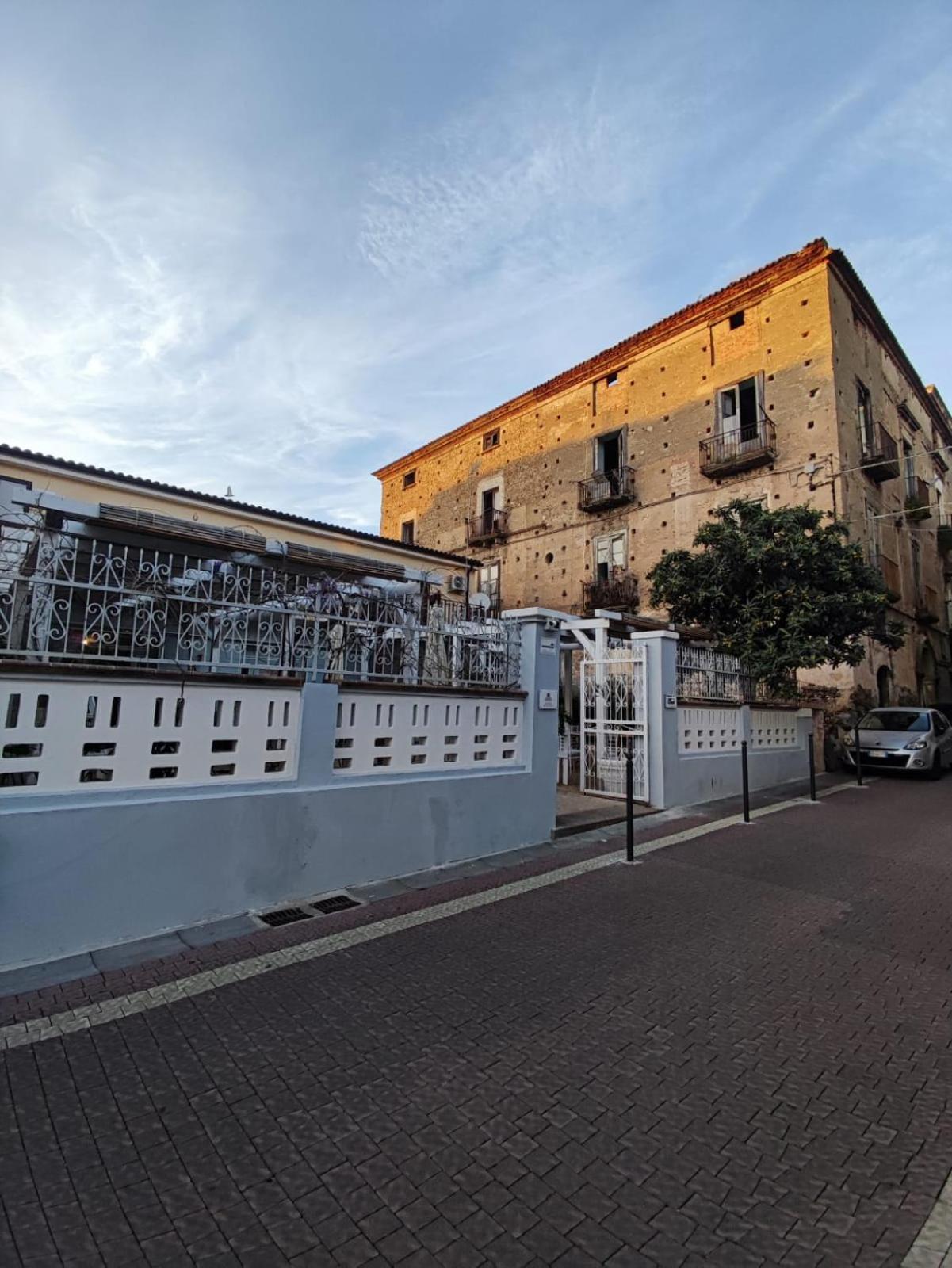 Hotel Il Borgo Civ.15 Paola Exterior foto
